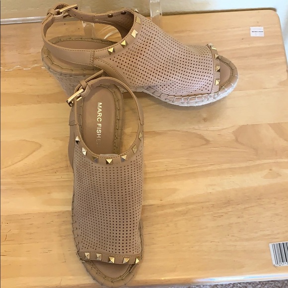 Marc Fisher Wedges - Picture 2 of 7